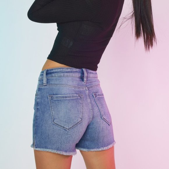 NWT KanCan Kan Can Hazel High Rise Frayed Medium Wash Denim Jean Shorts - Picture 13 of 15